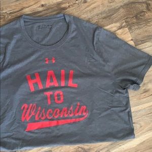 •UNDER ARMOUR• wisconsin tee